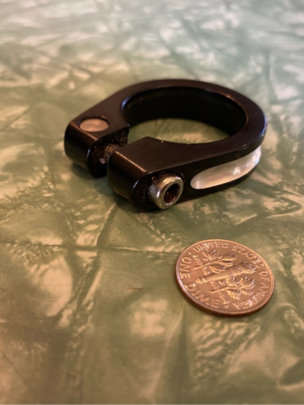 Nice Black & Silver Ball-Milled Relief Aluminum Bicycle Seatpost Clamp
